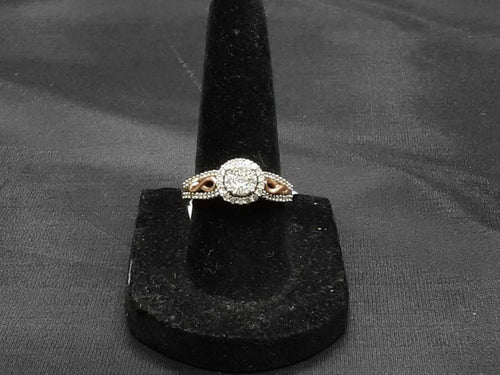 Women's Ring - White Gold 10k (.417) 3.6 grams Size 7