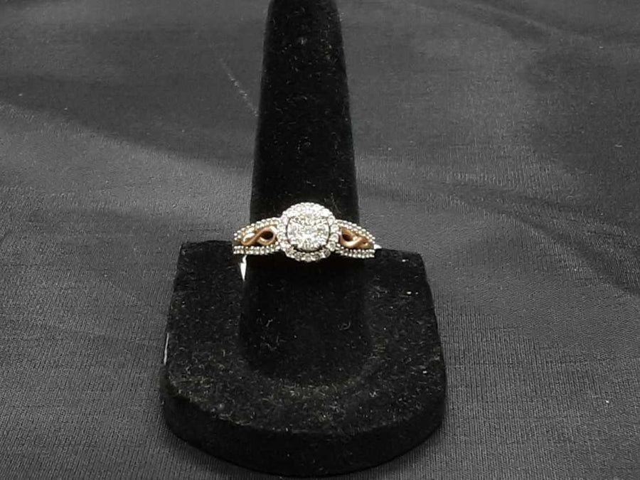 Women's Ring - White Gold 10k (.417) 3.6 grams Size 7