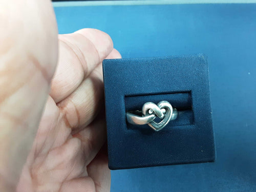 Women's Ring - Silver 6 grams Size 8.5