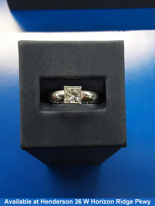 Women's Ring - Solitaire - White Gold 14k (.585) 4.3 grams Size 8