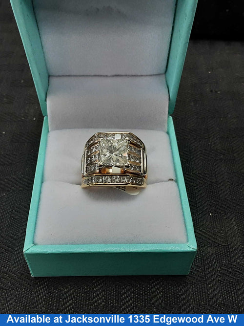 Women's Ring - Yellow Gold 14k (.585) 15.9 grams Size 5.5