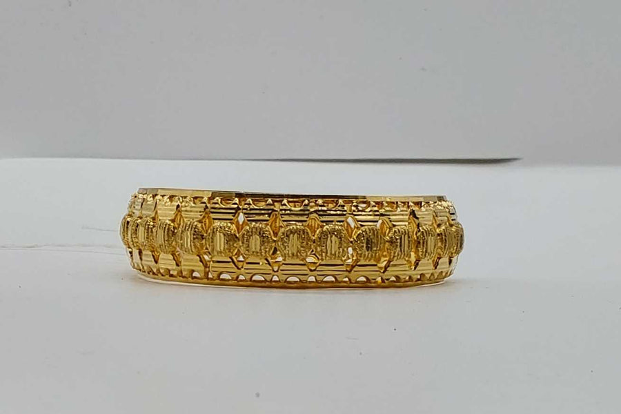 Bangle Bracelet - Yellow Gold 22k (.917) 19.29 grams 6 inch