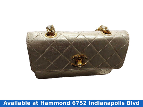 Chanel 1678765 Gold Purse / Handbag