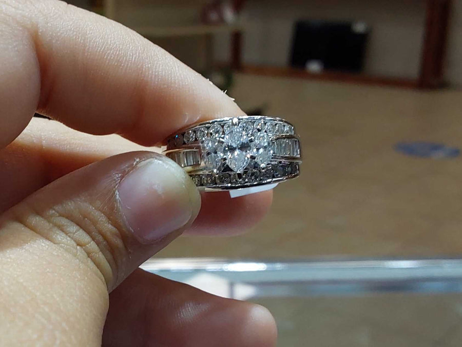 Women's Ring - White Gold 14k (.585) 8.4 grams Size 7