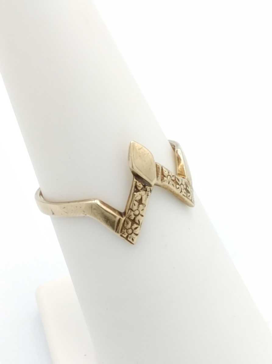 Women's Ring - Yellow Gold 10k (.417) 1.4 grams Size 7.5
