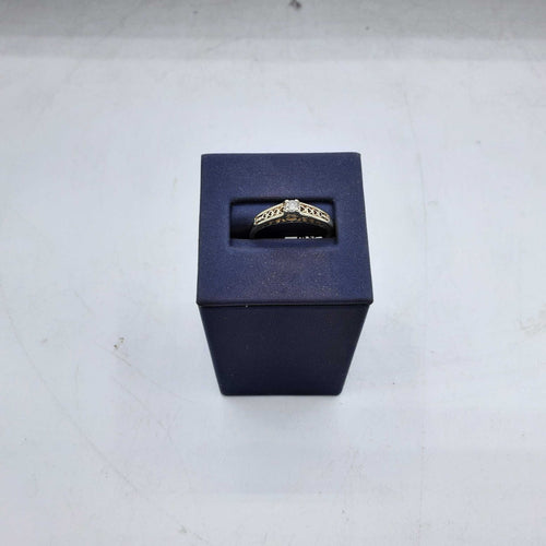 Women's Ring - Yellow Gold 10k (.417) 2.3 grams Size 8