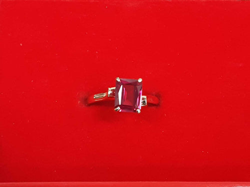 Women's Ring - Solitaire - Yellow Gold 10k (.417) 1.6 grams Size 6