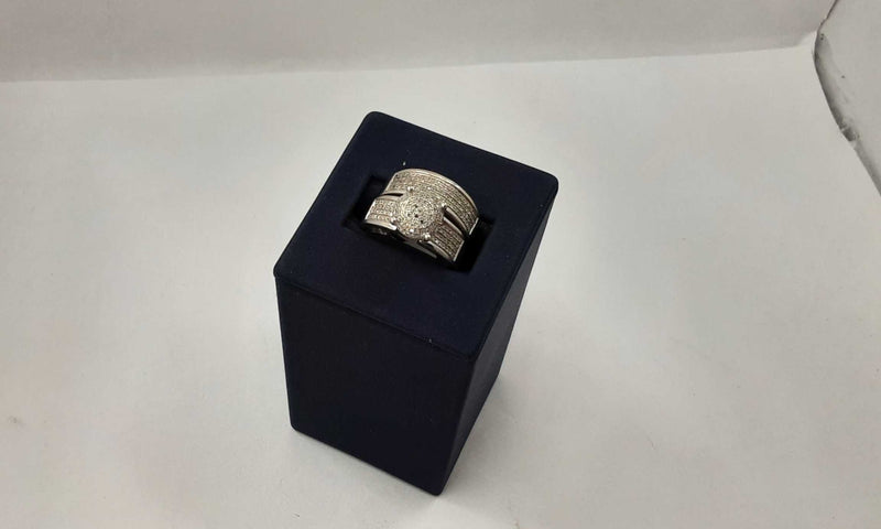 White Gold 10k (.417) 5 grams Size 8