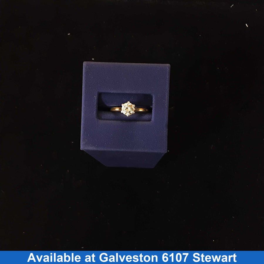 Women's Ring - Solitaire - Yellow Gold 14k (.585) 2.8 grams Size 7