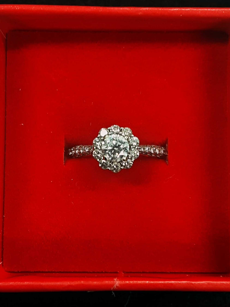 Lady's Ring - Cluster White Gold 14k (.585) 3.4 grams Size 20