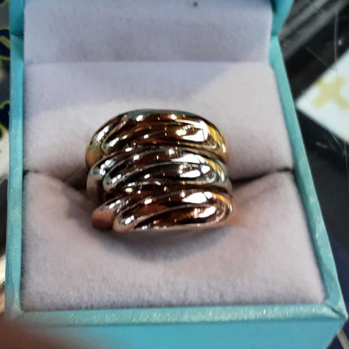 Women's Ring - Tricolor Gold 18k (.750) 7.9 grams Size 8