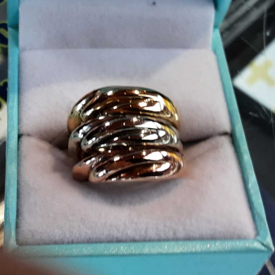 Women's Ring - Tricolor Gold 18k (.750) 7.9 grams Size 8