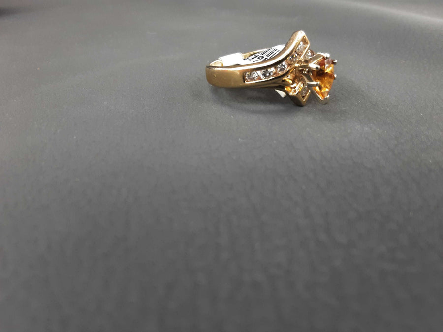 Women's Ring - Yellow Gold 14k (.585) 5.2 grams Size 9.5