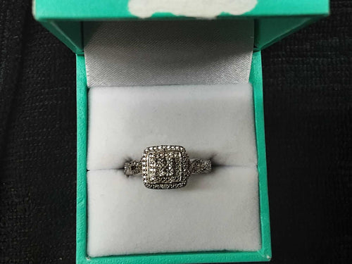 Women's Ring - Silver 3.6 grams Size 20