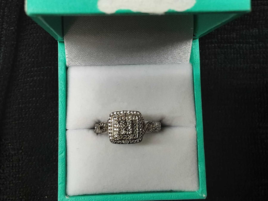 Women's Ring - Silver 3.6 grams Size 20