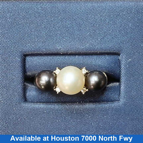 Women's Ring - Yellow Gold 14k (.585) 3.7 grams Size 7.5