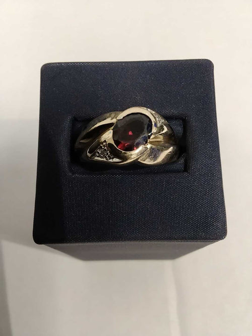 Men's Ring - Yellow Gold 10k (.417) 6.9 grams Size 8
