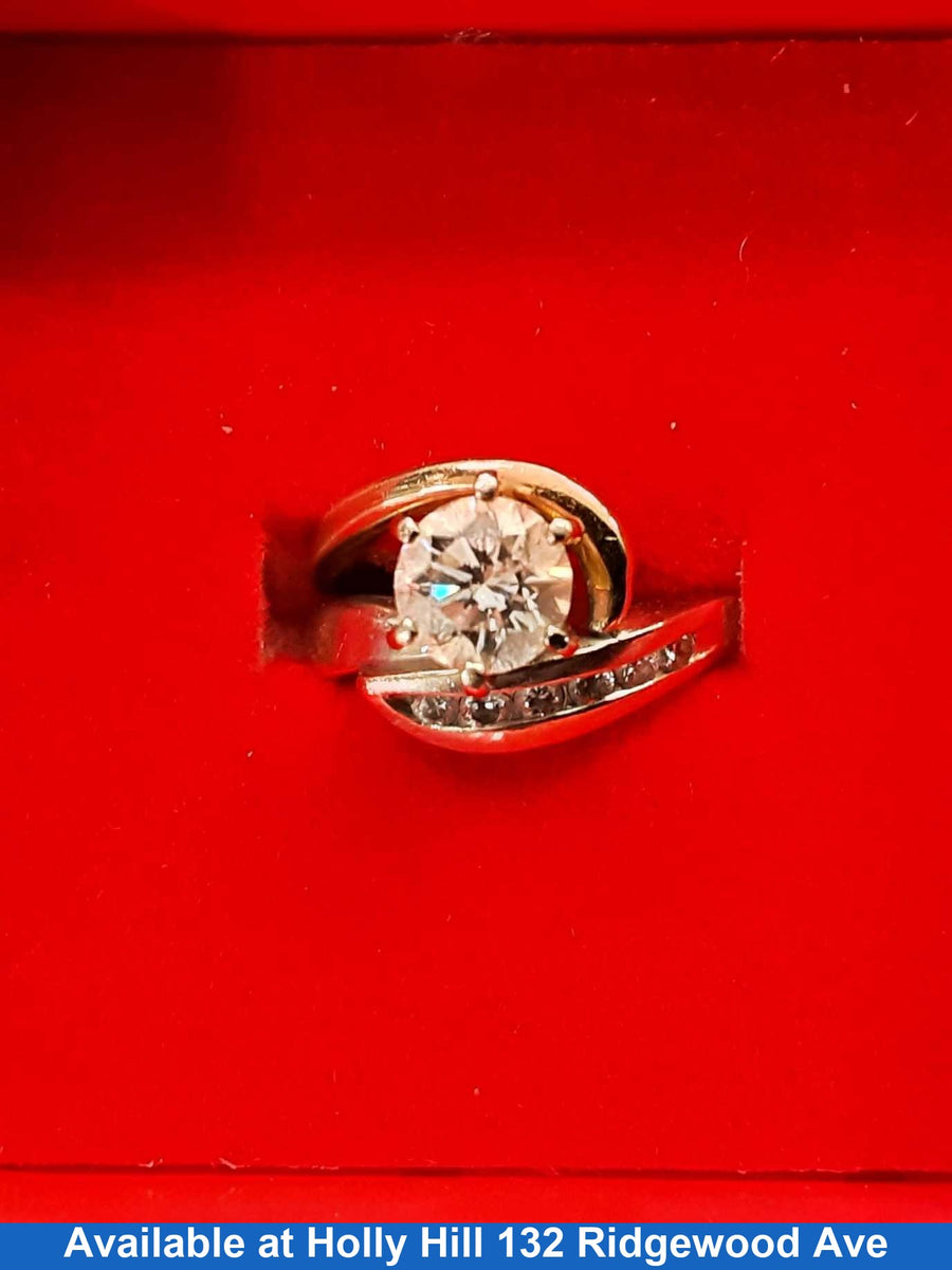 Women's Ring - Yellow Gold 14k (.585) 6.9 grams Size 5