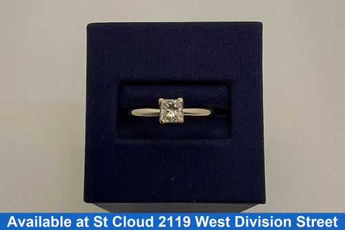 Women's Ring - Solitaire - White Gold 14k (.585) 1.84 grams Size 8