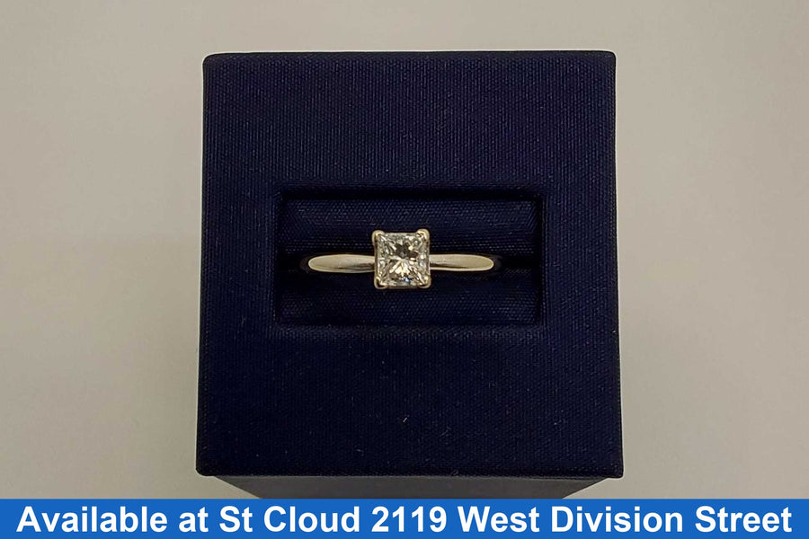 Women's Ring - Solitaire - White Gold 14k (.585) 1.84 grams Size 8