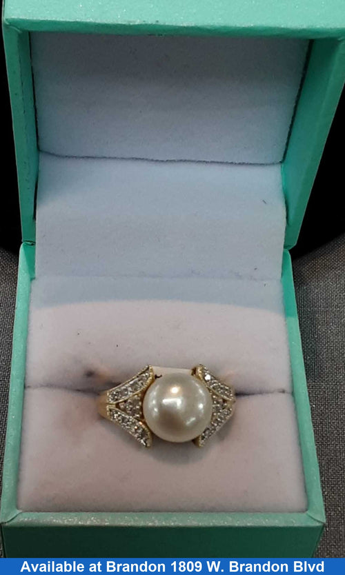 Women's Ring - Yellow Gold 14k (.585) 5.3 grams Size 7.5
