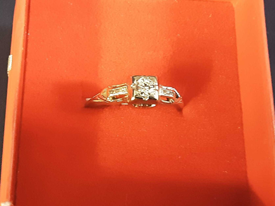 Women's Ring - White Gold 14k (.585) 1.8 grams Size 7