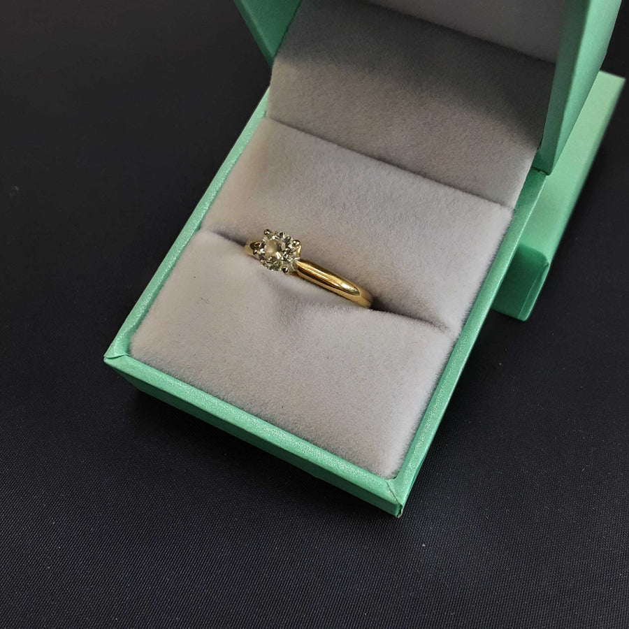 Women's Ring - Solitaire - Yellow Gold 14k (.585) 2.3 grams Size 8