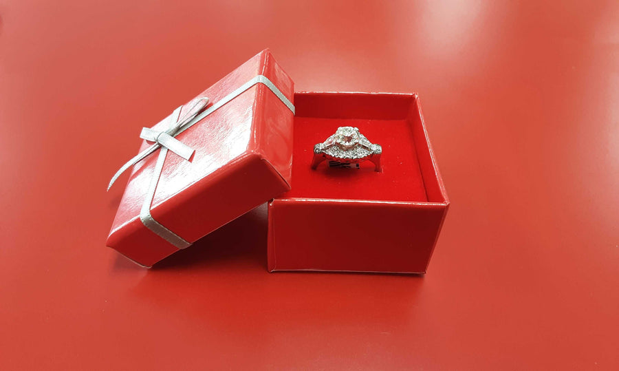 Women's Ring - Platinum 7.5 grams Size 9