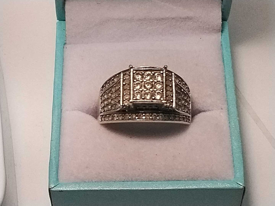 Women's Ring - Silver 8.2 grams Size 10.5