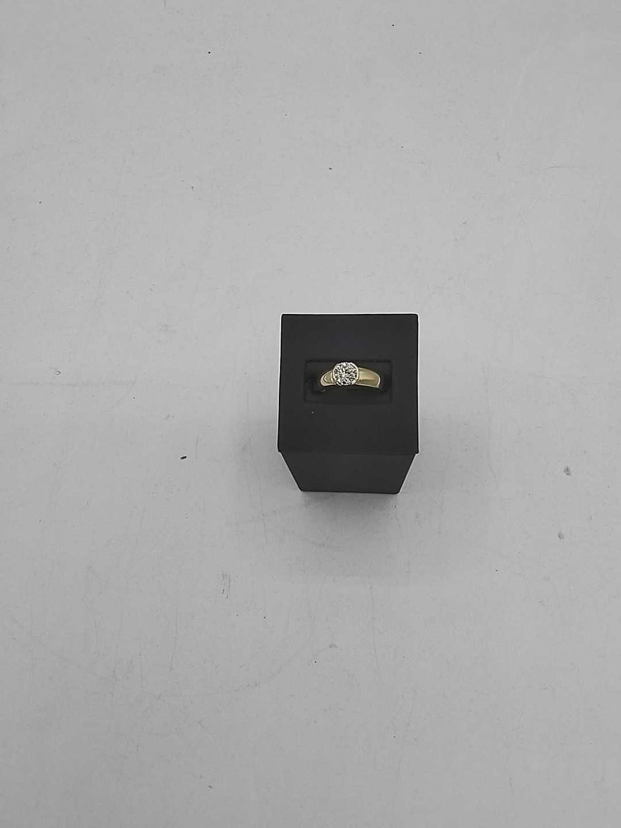 Women's Ring - Solitaire - Yellow Gold 14k (.585) 8.2 grams Size 9