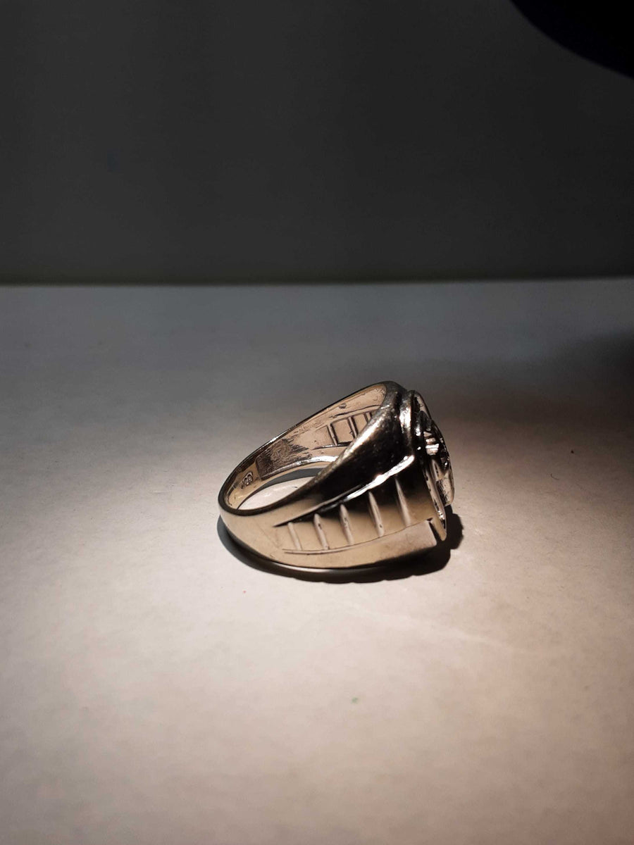 Women's Ring - White Gold 10k (.417) 4.4 grams Size 9.5