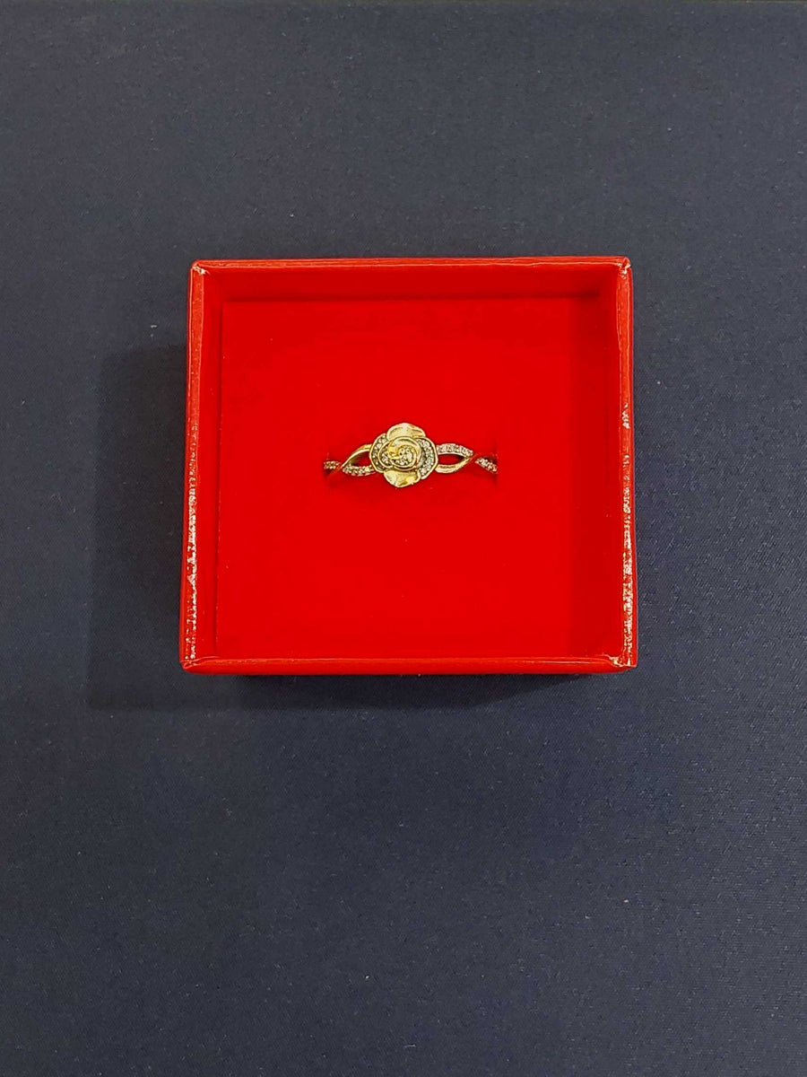 Women's Ring - Yellow Gold 10k (.417) 2.6 grams Size 7