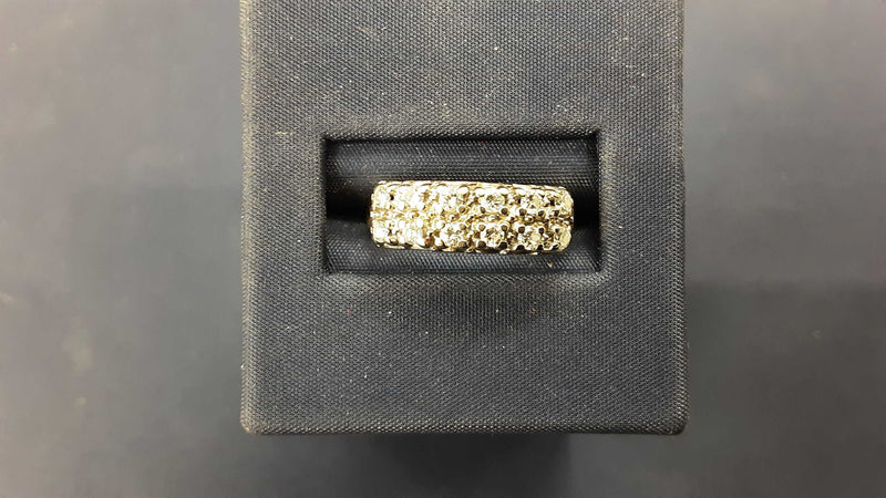 Lady's Ring - Anniversary Yellow Gold 14k (.585) 3.7 grams Size 7