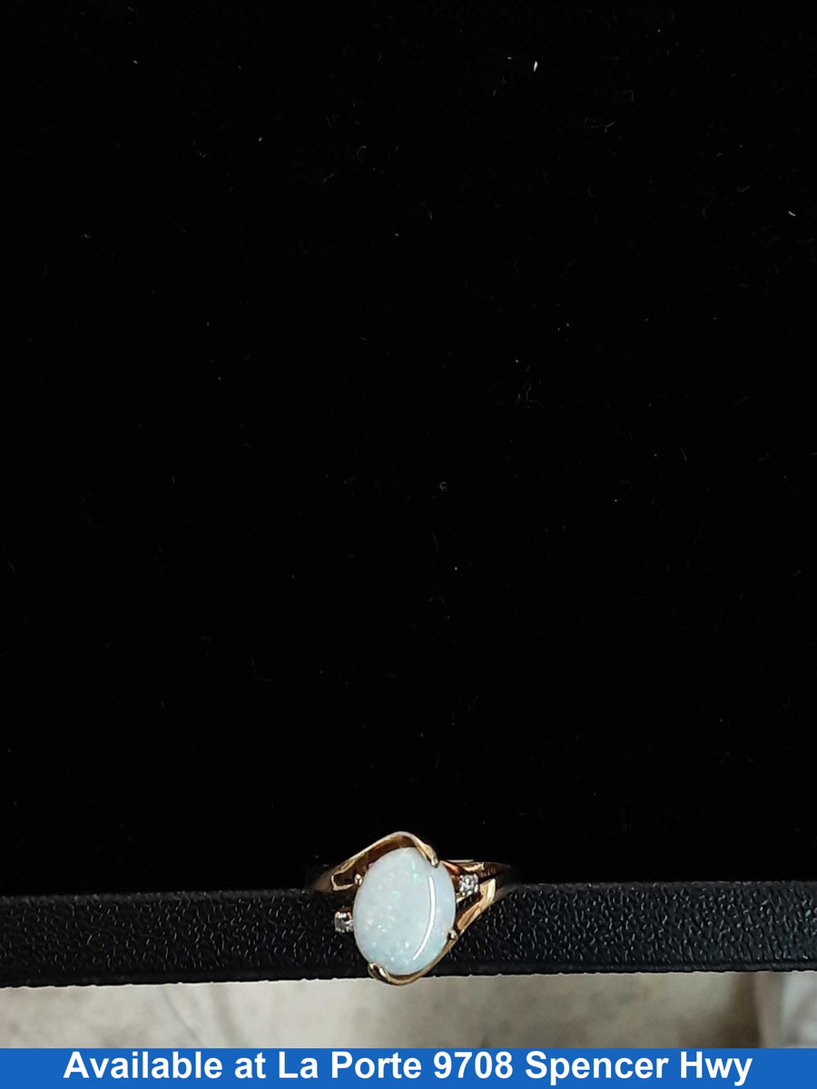 Women's Ring - Yellow Gold 10k (.417) 2.1 grams Size 7
