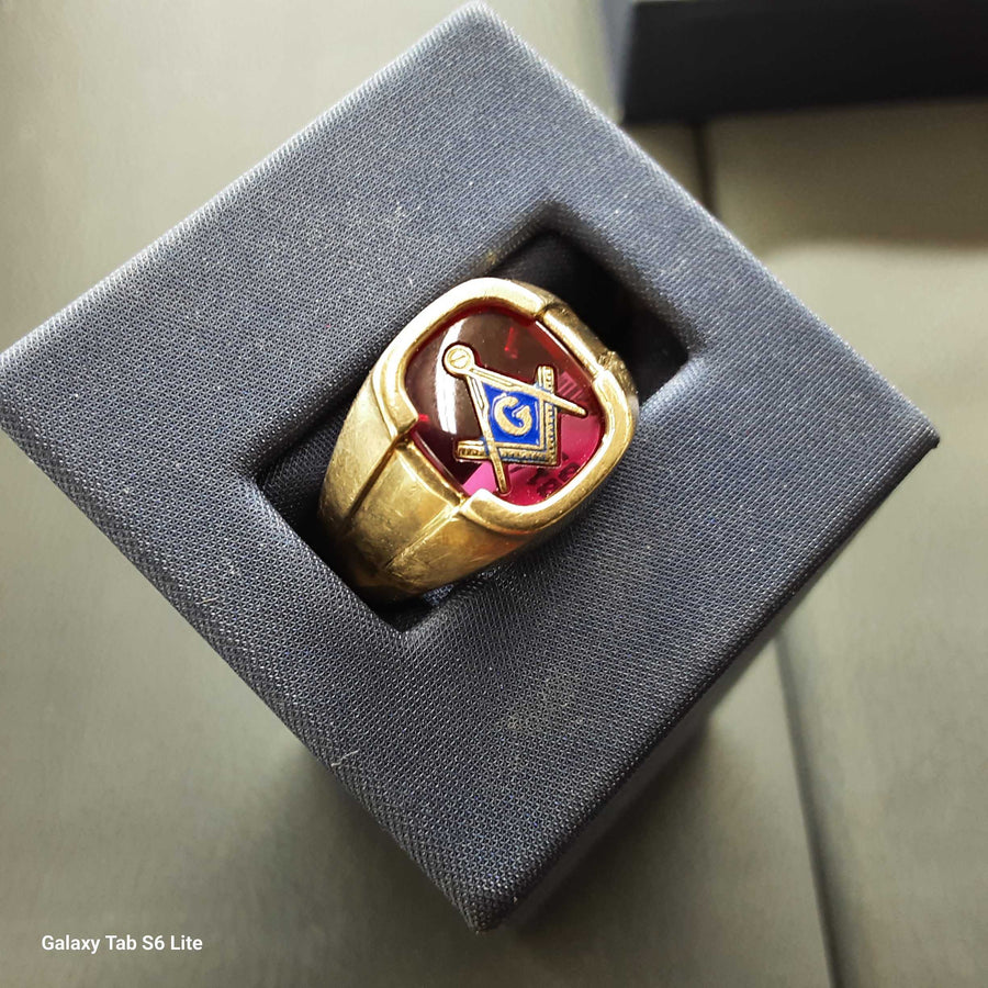 Men's Ring - Yellow Gold 10k (.417) 8.8 grams Size 9.5
