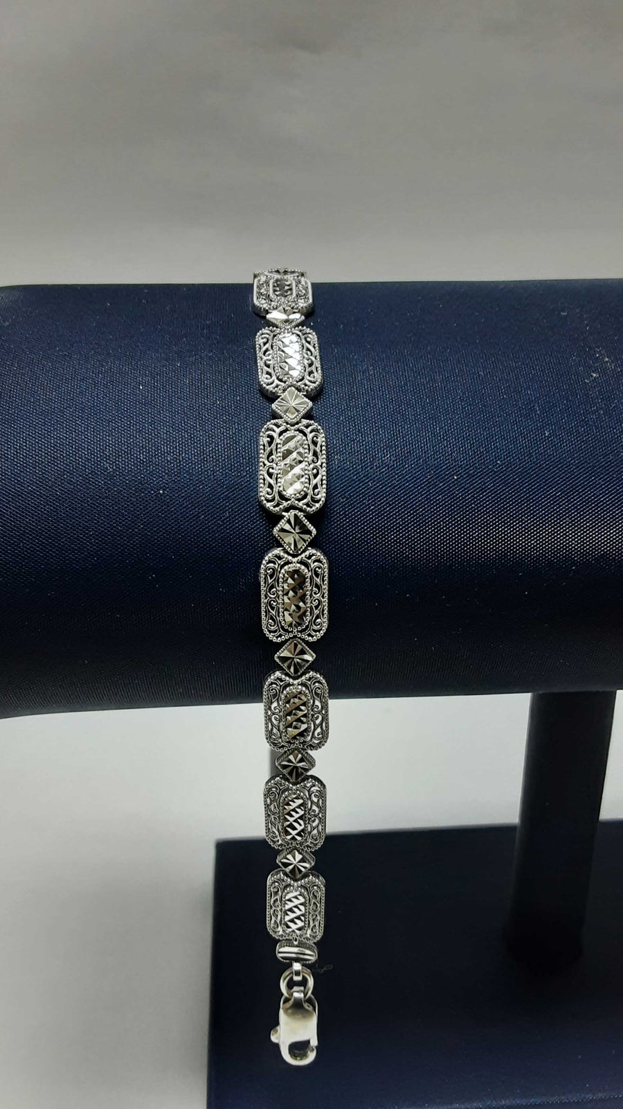 Bracelet - White Gold 14k (.585) 7.7 grams 7 inch