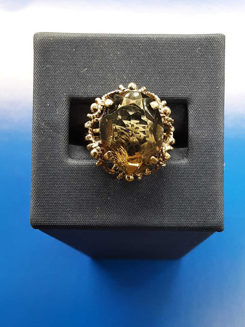 Women's Ring - Solitaire - Yellow Gold 10k (.417) 3 grams Size 7