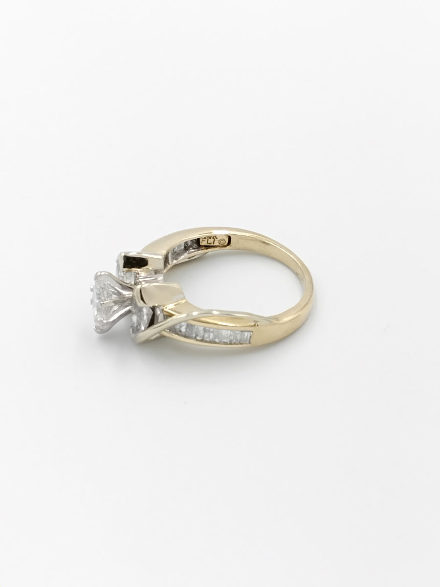 Women's Ring - Yellow Gold 14k (.585) 5.1 grams Size 7.5