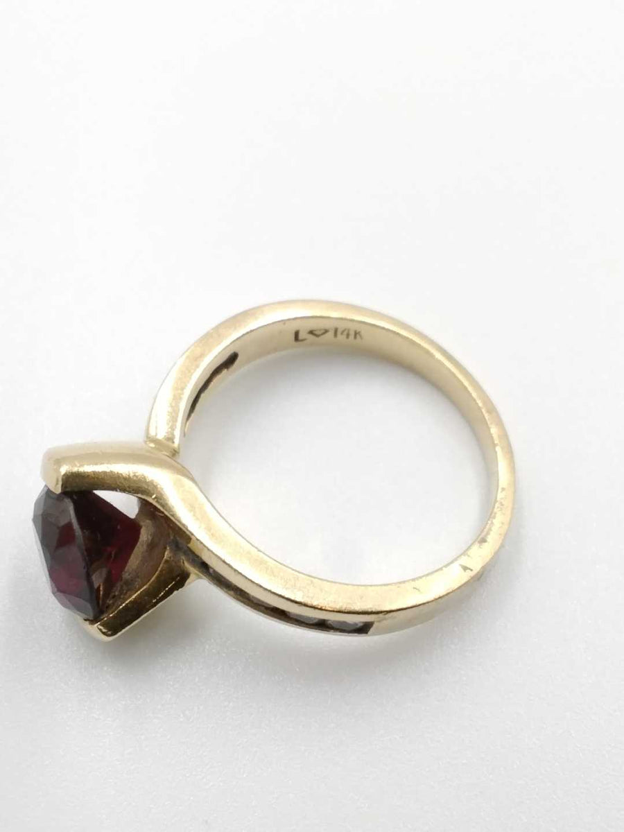 Women's Ring - Solitaire - Yellow Gold 14k (.585) 4.7 grams Size 6