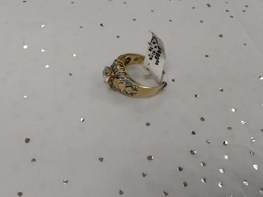 Women's Ring - Yellow Gold 10k (.417) 5.3 grams Size