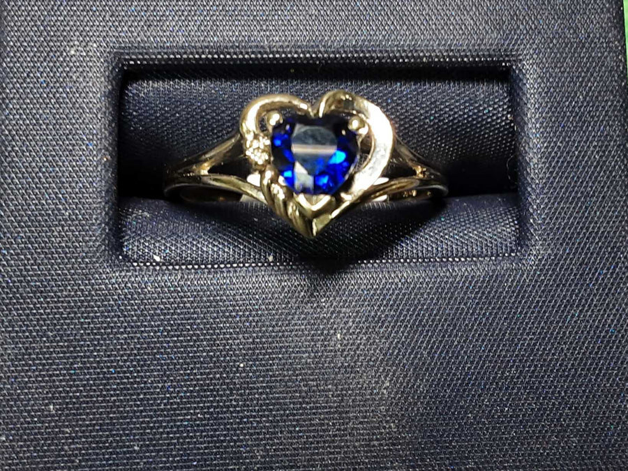 Women's Ring - White Gold 10k (.417) 2 grams Size 7