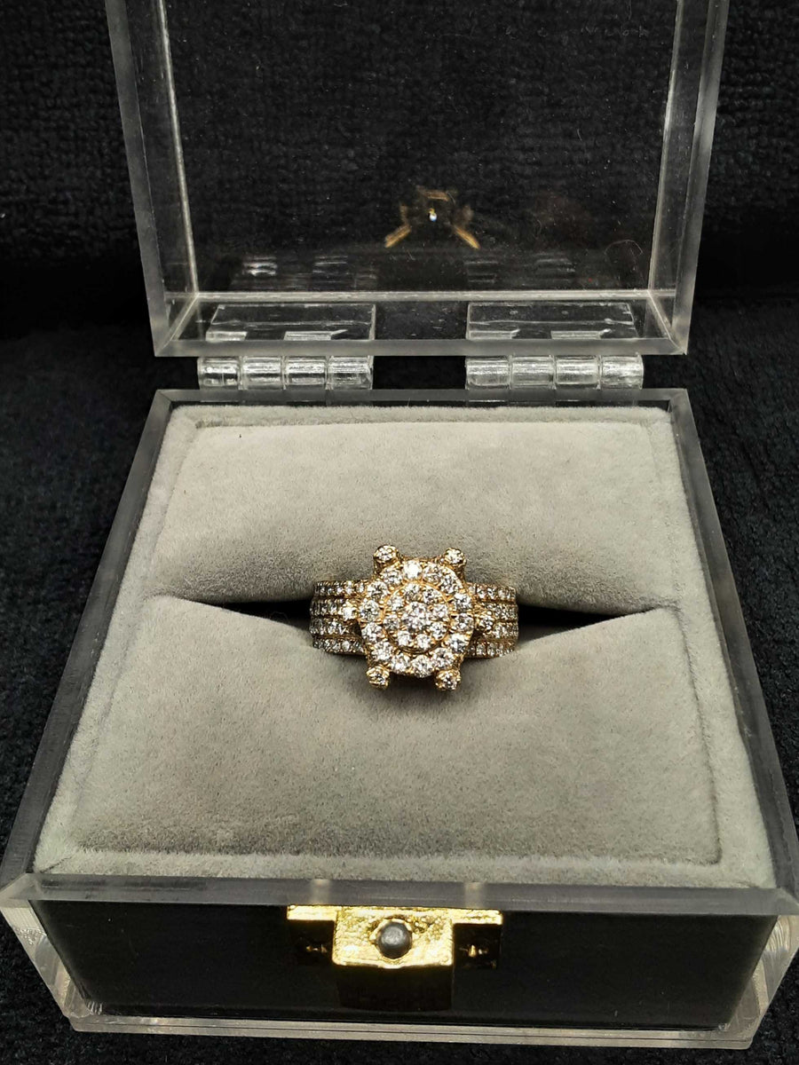 Woman's Diamond Ring
