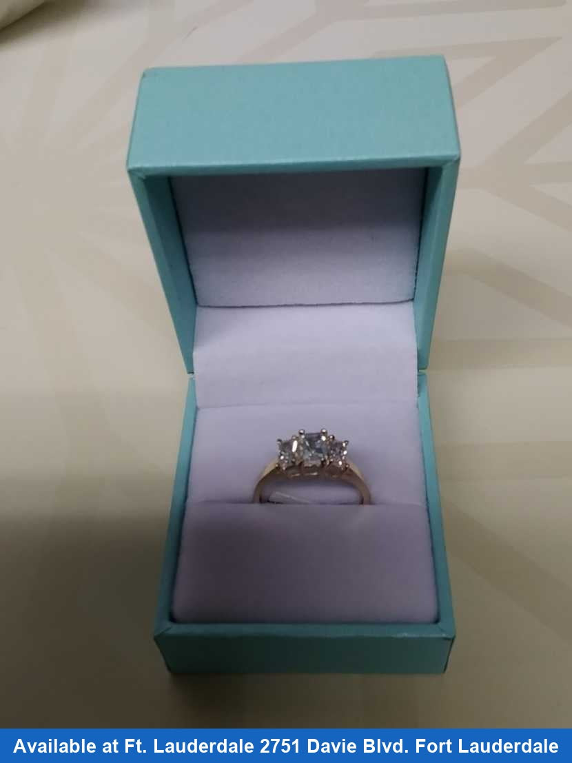Women's Ring - Yellow Gold 14k (.585) 2.2 grams Size 7.5