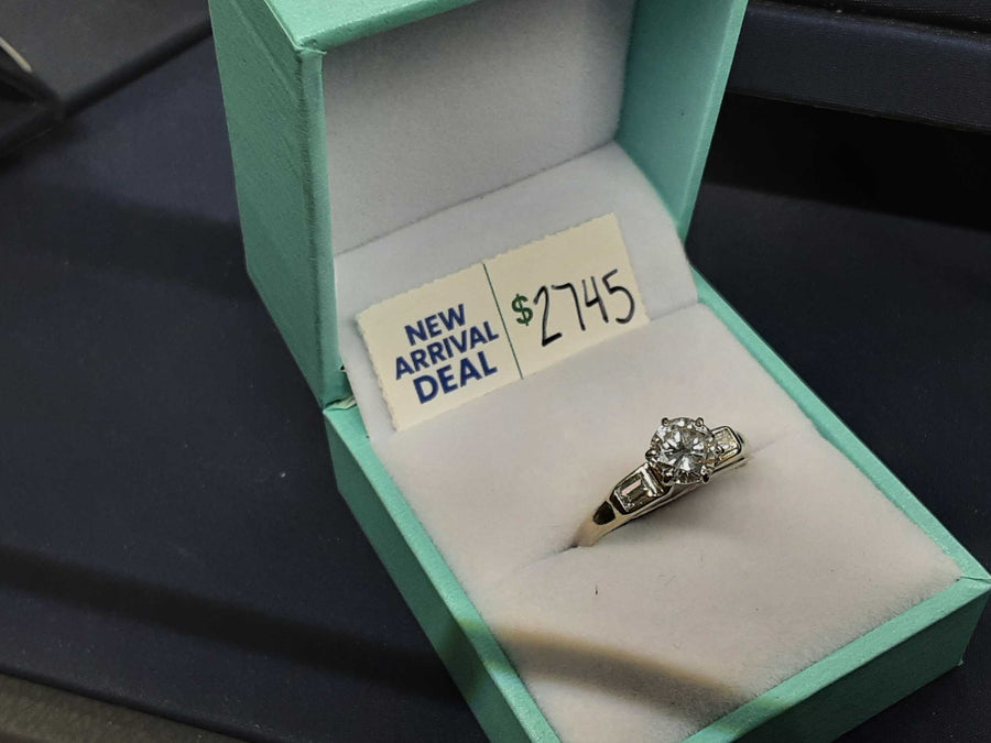 Women's Ring - White Gold 14k (.585) 2.9 grams Size 20