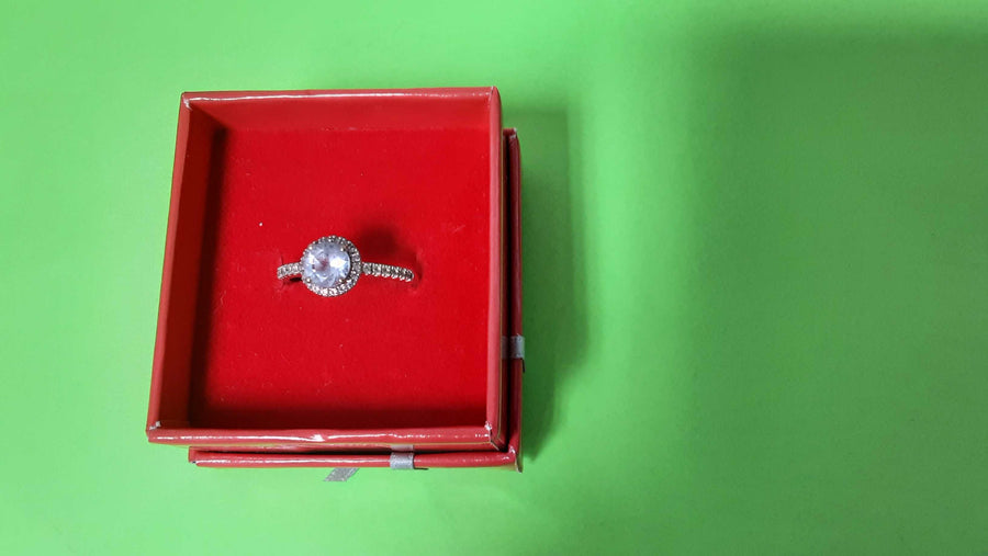 Women's Ring - White Gold 10k (.417) 2.2 grams Size 8