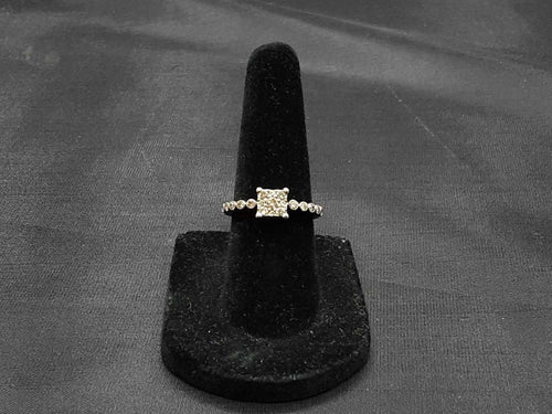 Women's Ring - White Gold 10k (.417) 2.6 grams Size 5.5