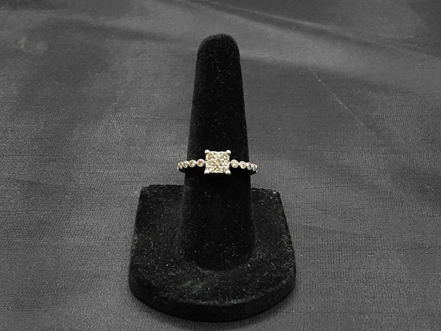 Women's Ring - White Gold 10k (.417) 2.6 grams Size 5.5