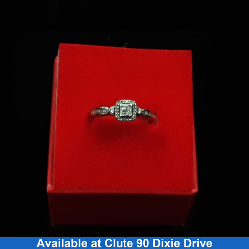 Women's Ring - White Gold 10k (.417) 2.2 grams Size 7