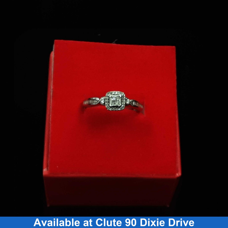 Women's Ring - White Gold 10k (.417) 2.2 grams Size 7