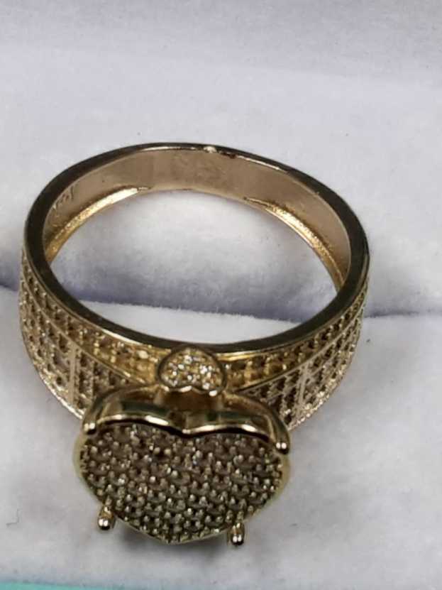 Women's Ring - Yellow Gold 14k (.585) 6.4 grams Size 9